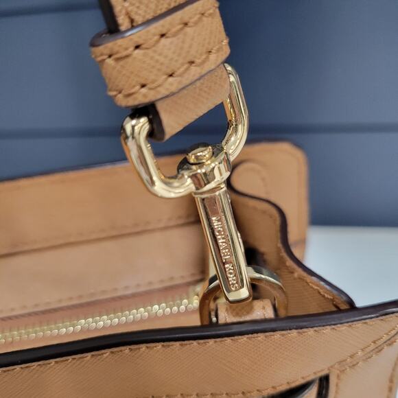 Michael Kors Dillon Monogram Small Satchel and Crossbody Bag Vanilla - Picture 5 of 15